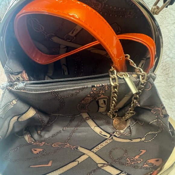 Elegant Orange Round Clutch - Picture 6 of 6